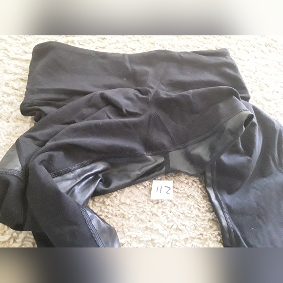 ATHLETA - Small - Black w/ Leather & Pockets and a CreditCard Pocket - Picture 5 of 5